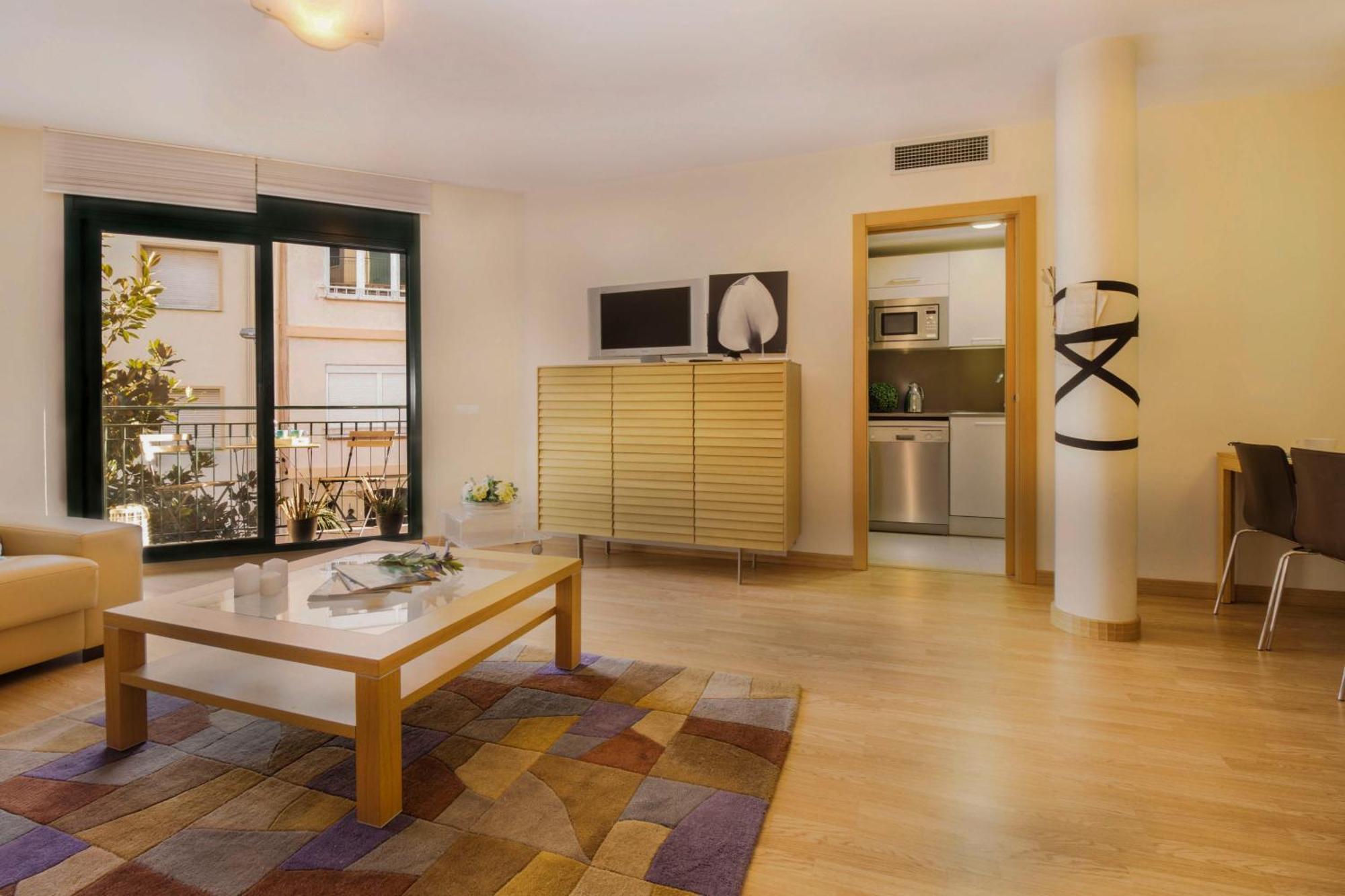 קמברילס Apartamentos Elcano מראה חיצוני תמונה