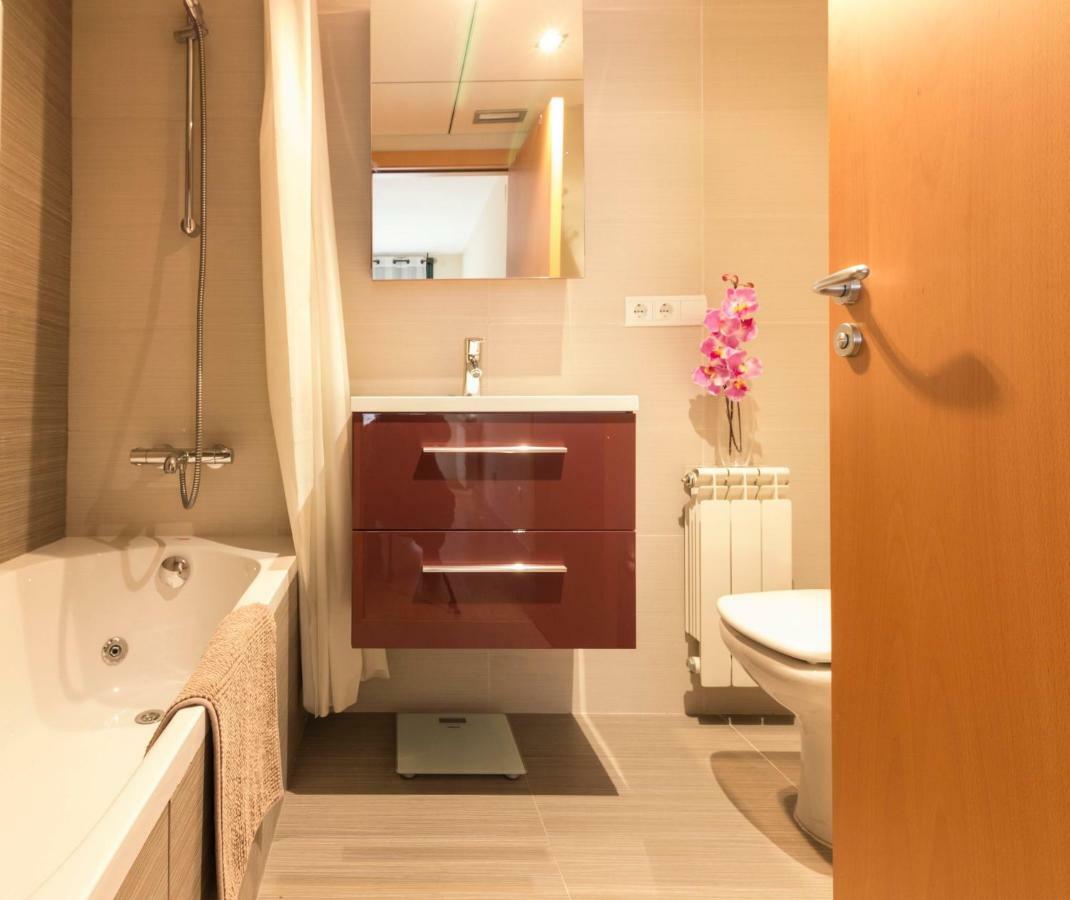 קמברילס Apartamentos Elcano מראה חיצוני תמונה